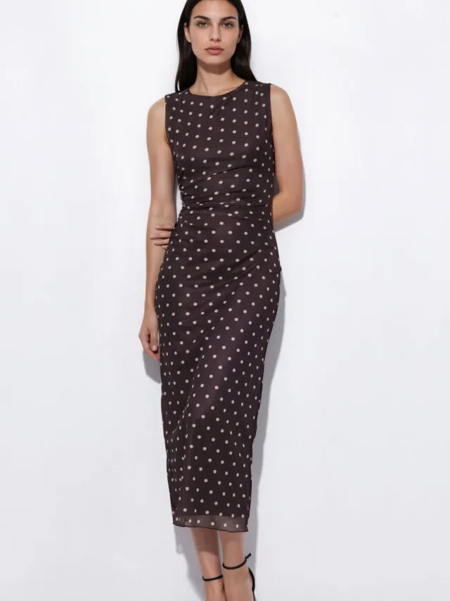 Hiccup Gestipte Midi Tulle Jurk met Ronde Hals Mokka