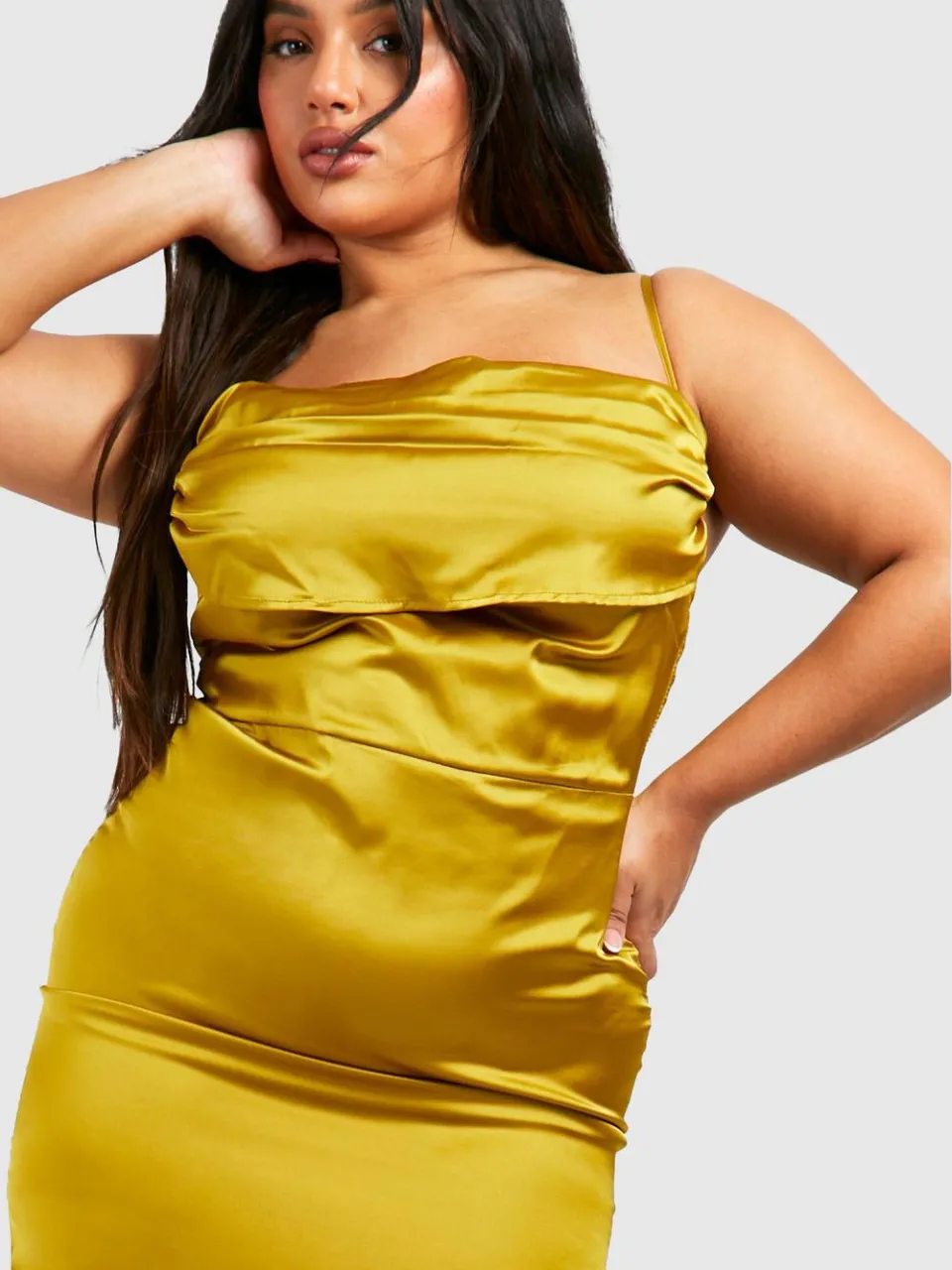 boohoo Dames Plus cowl-hals met riemen maxi slip-jurk chartreuse, foto 2
