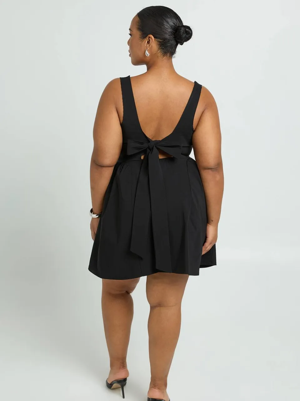 boohoo Dames Plus Bengaline Bow Back Skater Jurk zwart, foto 2