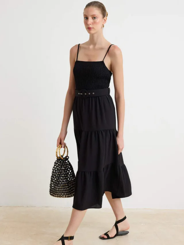 Trendyol TRENDYOLMİLLA Dames Zwart Effen Midi Mouwloos Casual Skater Jurken