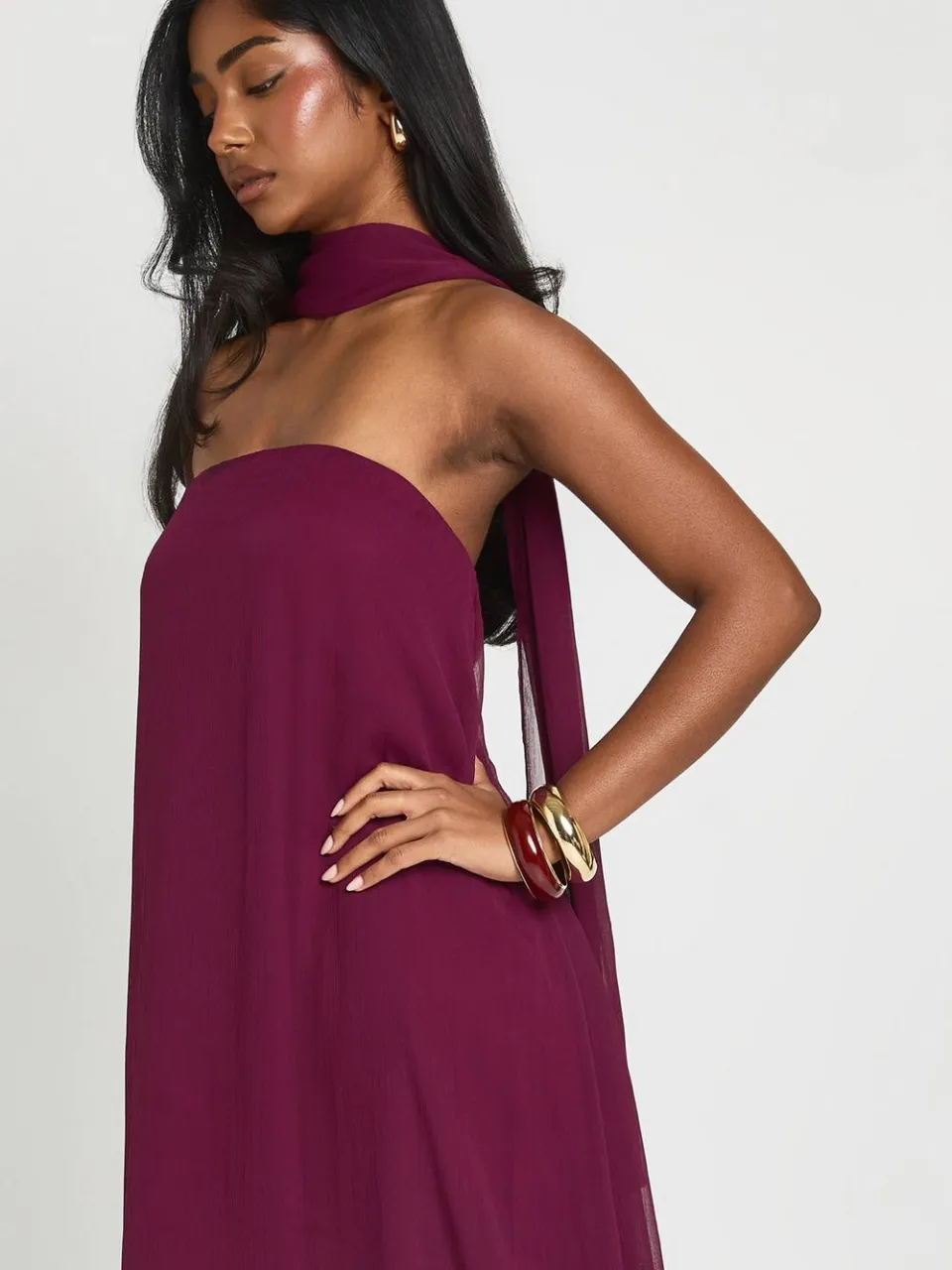 boohoo Dames Maxi-jurk Met Trapeze-silhouet En Sjaalkraag Tot Op De Grond kersen, foto 3