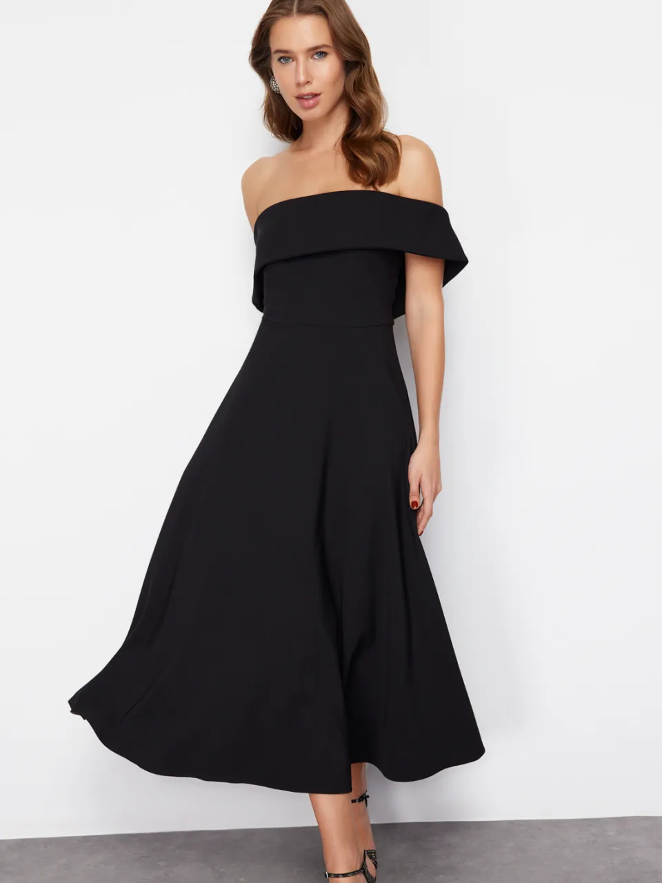 Trendyol TRENDYOLMİLLA Dames Zwart Effen Midi Mouwloos Stijlvol/Avond Skater Jurken, foto 2