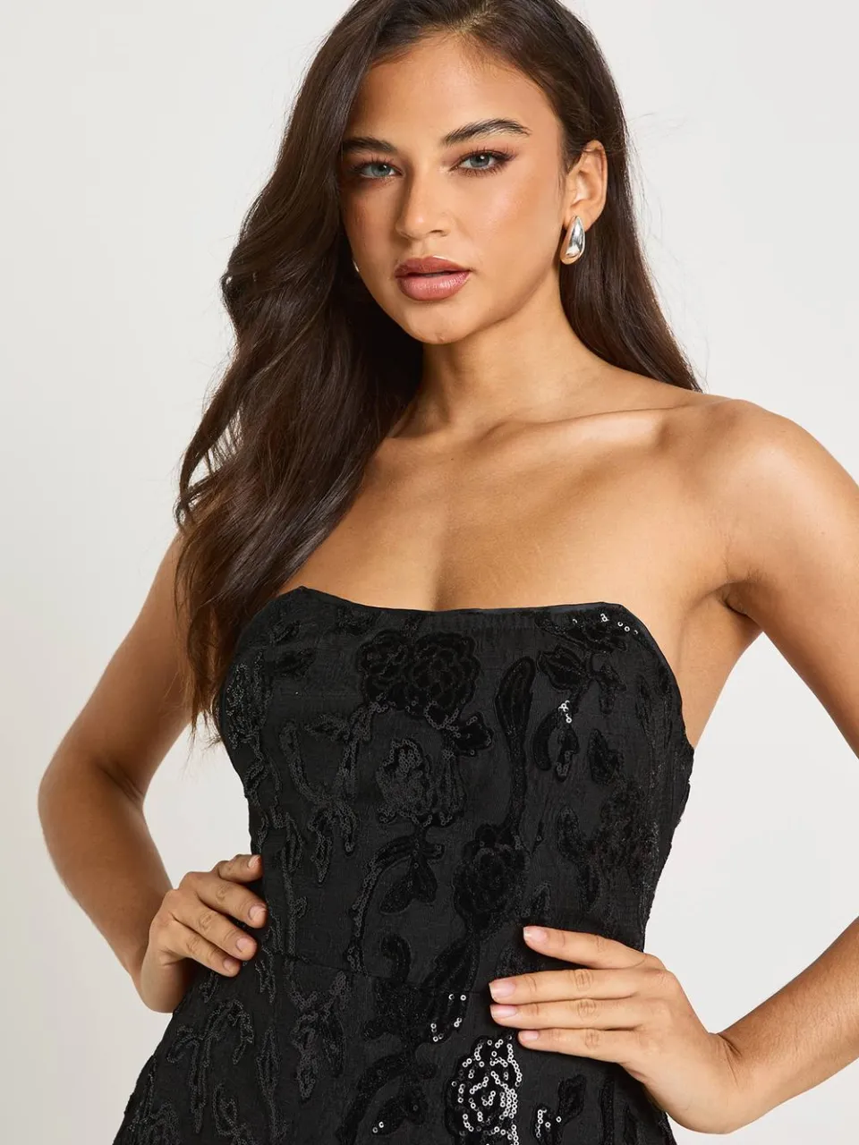 boohoo Dames Bandeau Gestructureerd Fluweel Kant Demask Skater Mini Jurk zwart, foto 4