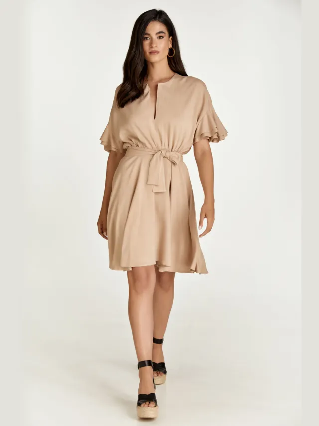 Conquista Beige jurk met ruches Zand