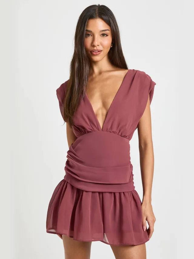 boohoo Dames Chiffon Mini Jurk met Gerimpelde Details en Diepe V-hals Donker Mauve