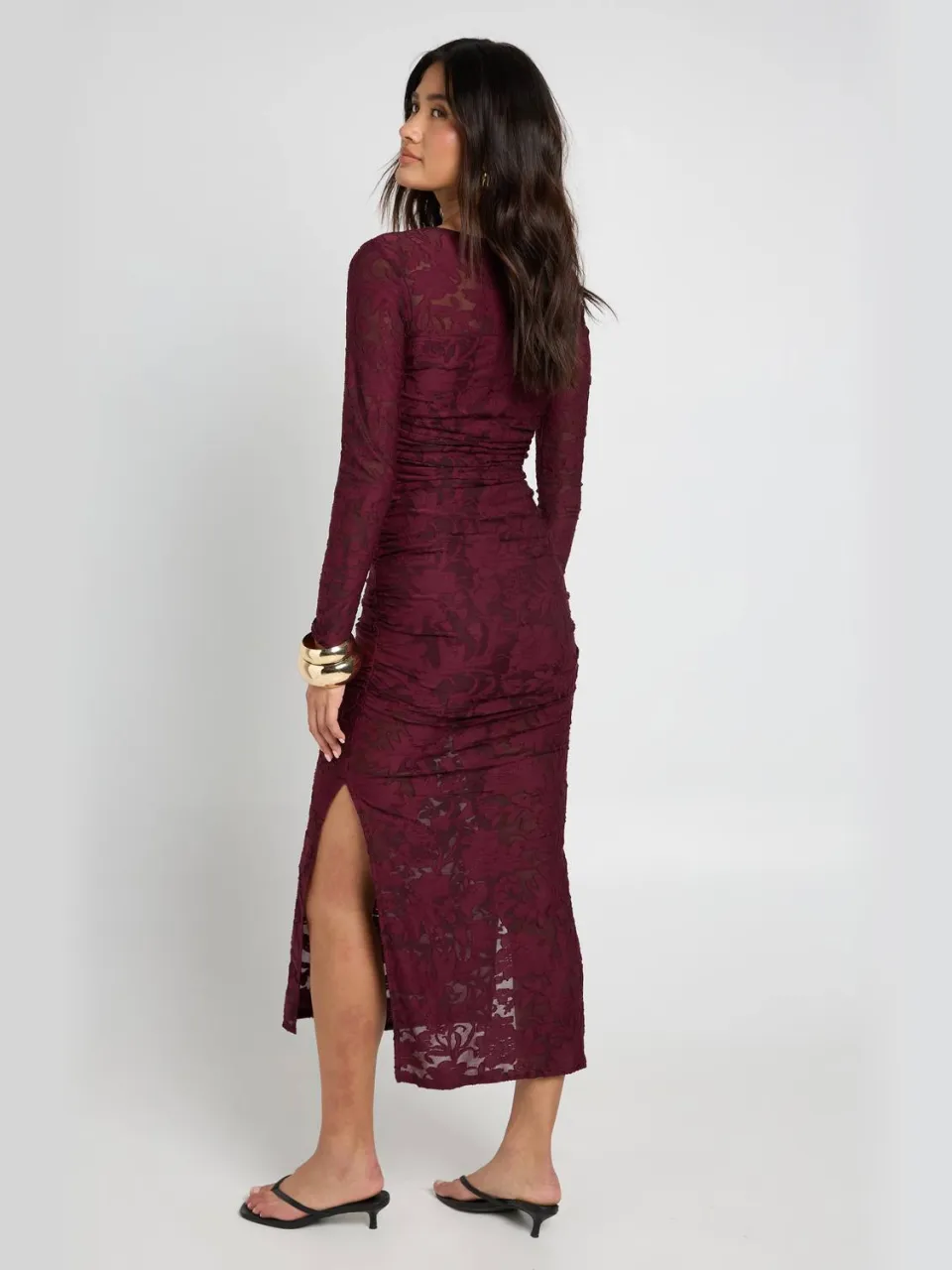 boohoo Dames Burnout Bloemen Lange Mouw Geplooid Body Midaxi Jurk wijn, foto 3