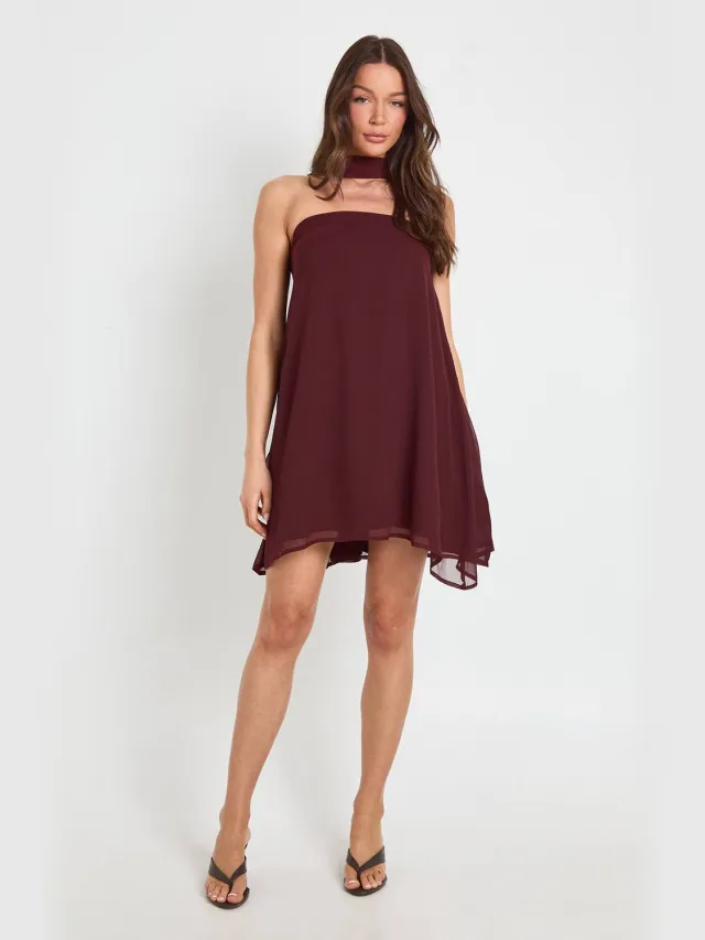 boohoo Dames Trapeze Mini Jurk Met Sjaalkraag Detail Chocoladebruin