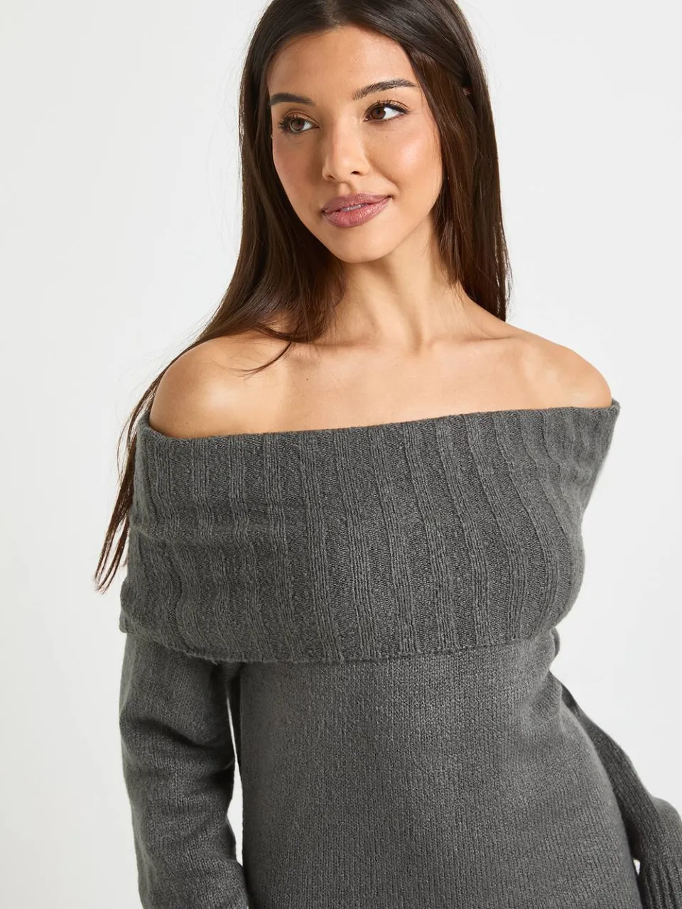 boohoo Dames Premium Oversized Bardot Halslijn Maxi Jumper Jurk houtskool, foto 4