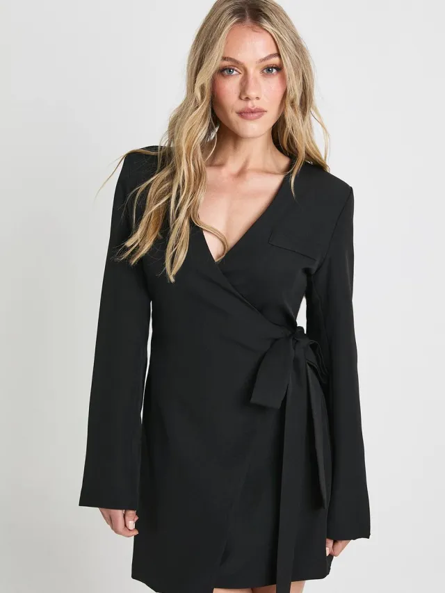 boohoo Dames Petite kraagloze blazerjurk met zijstrik Zwart