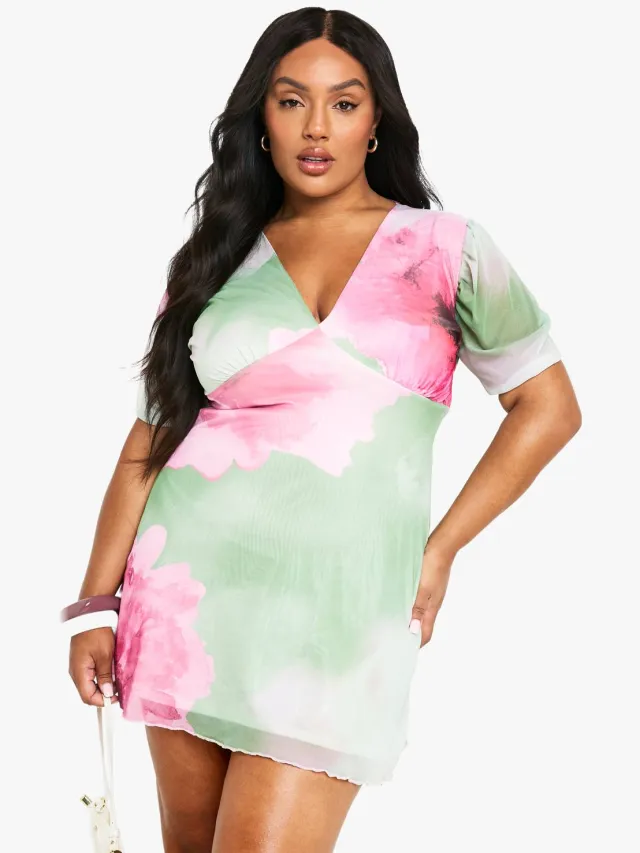 boohoo Dames Plus Bloemenmesh Mini-jurk met Pofmouwen Munt