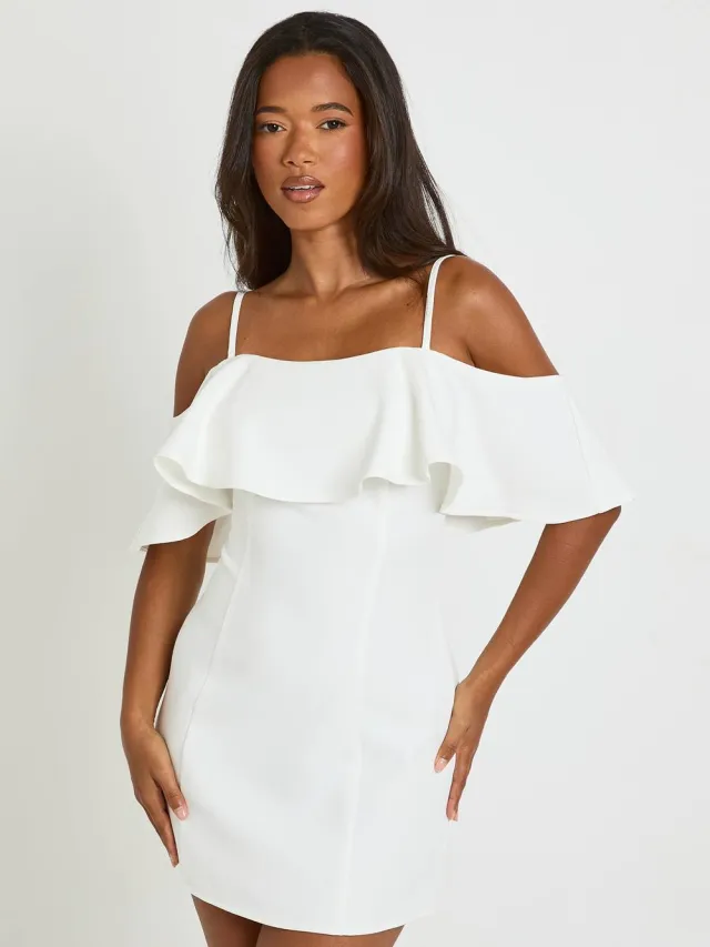 boohoo Dames Getailleerde Mini-jurk Met Bandjes En Overslag Ruche Ivoor