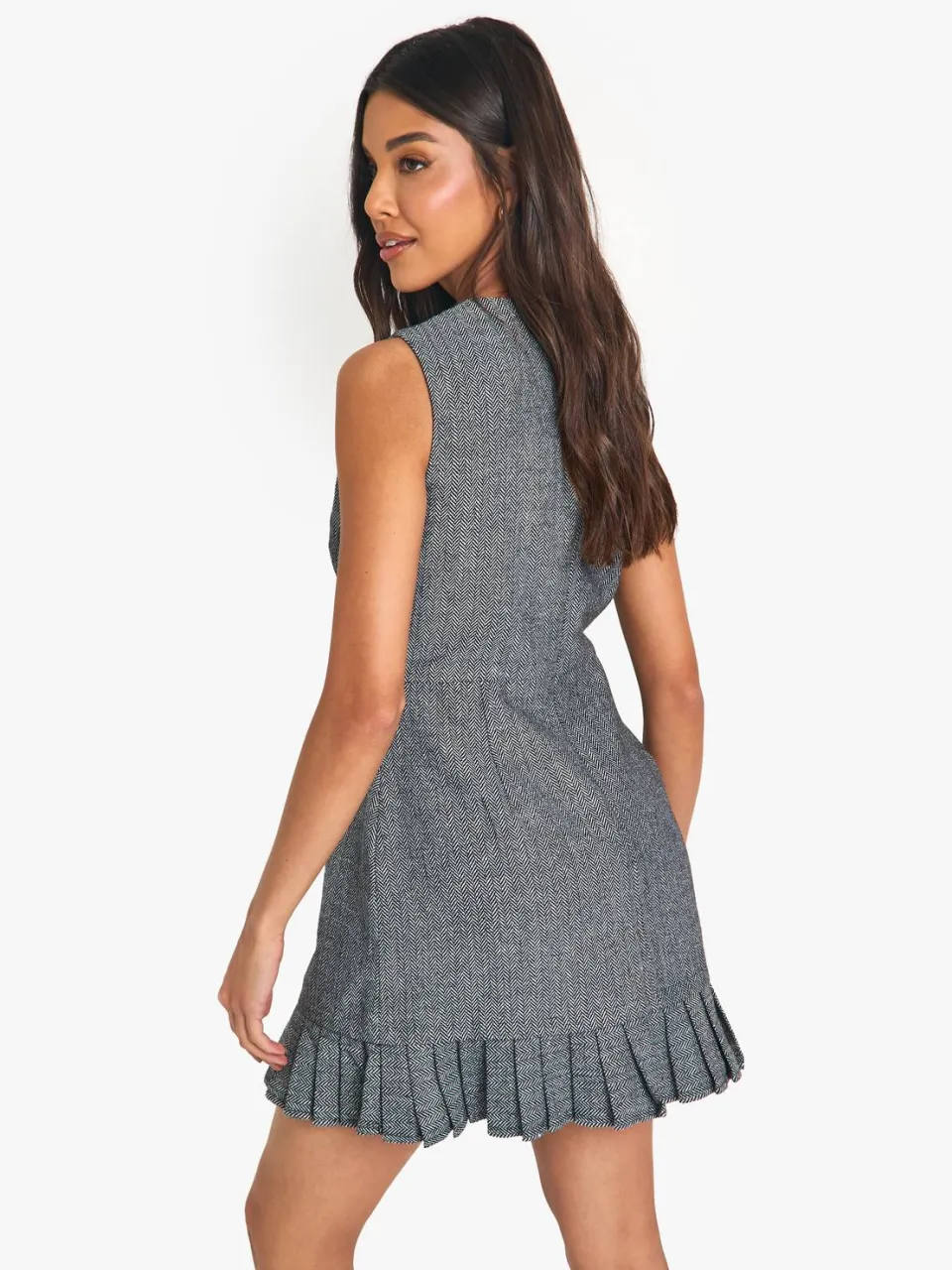 boohoo Dames Op maat gemaakte tweed mini-jurk met geplooide zoom houtskool, foto 3