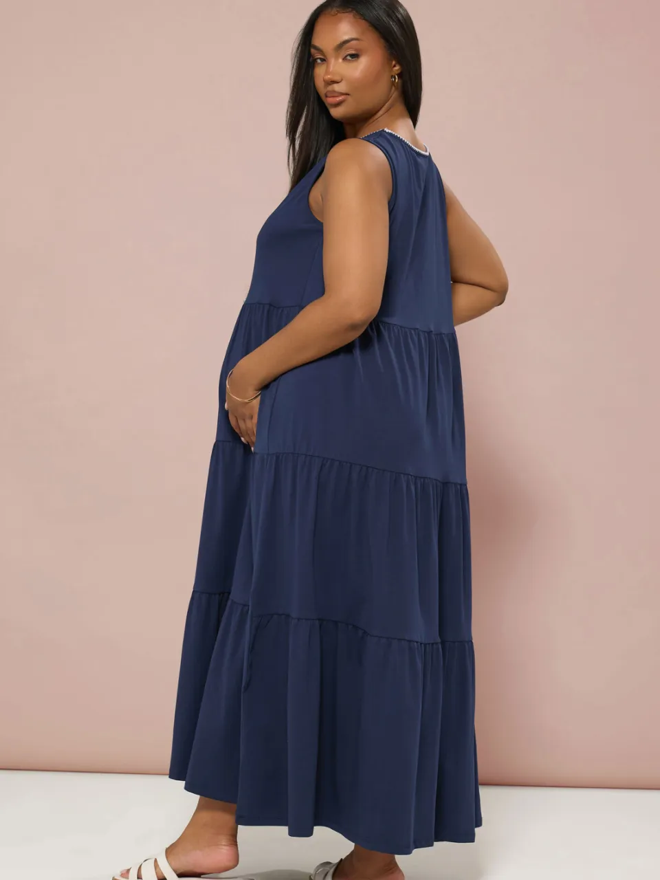 Bump It Up Maternity Lange Gelaagde Jurk Met Stiksels In Donkerblauw blauw, foto 2
