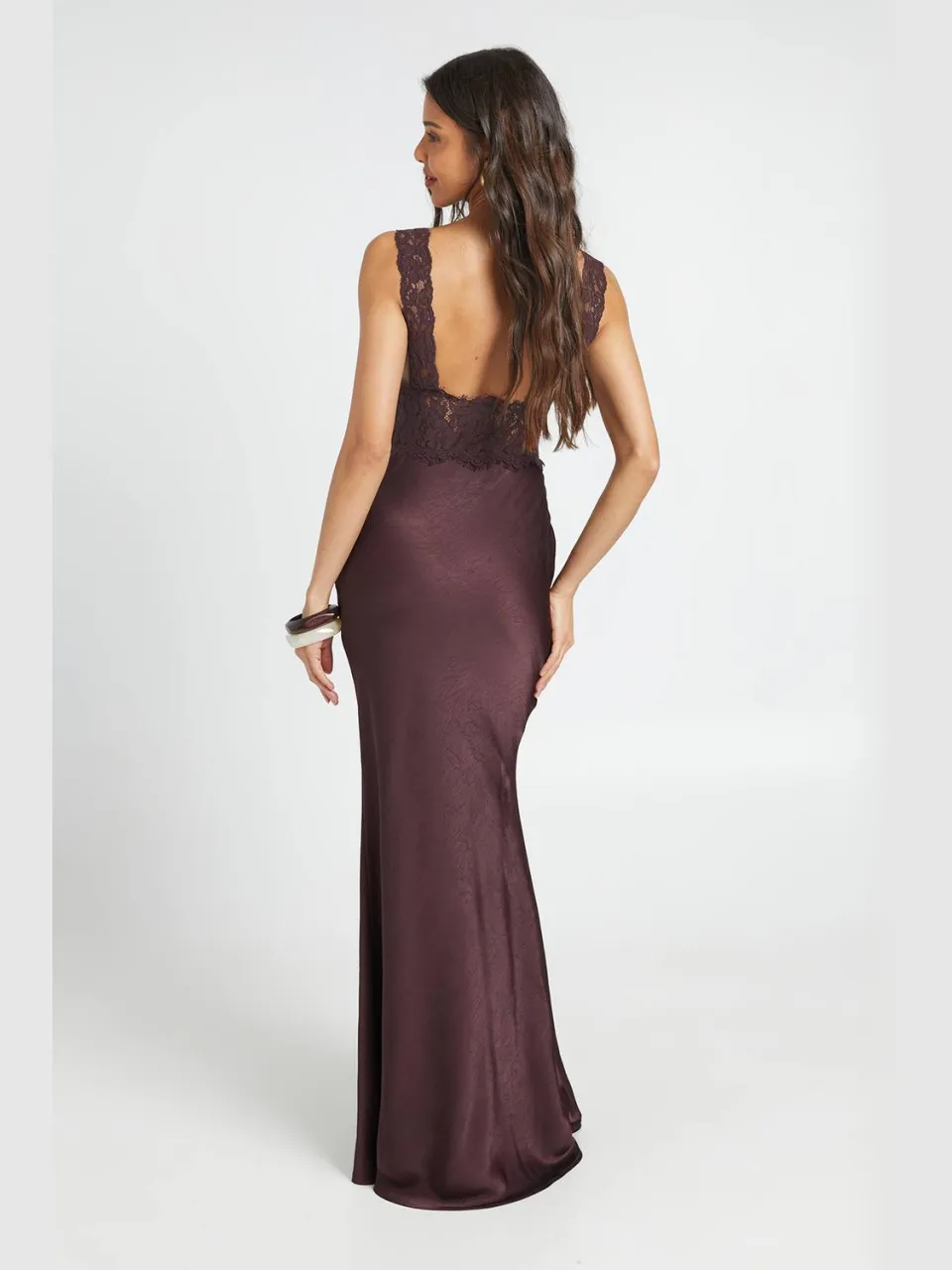 boohoo Dames Maxi Jurk Met Crinkle Satijn En Kant chocoladebruin, foto 2