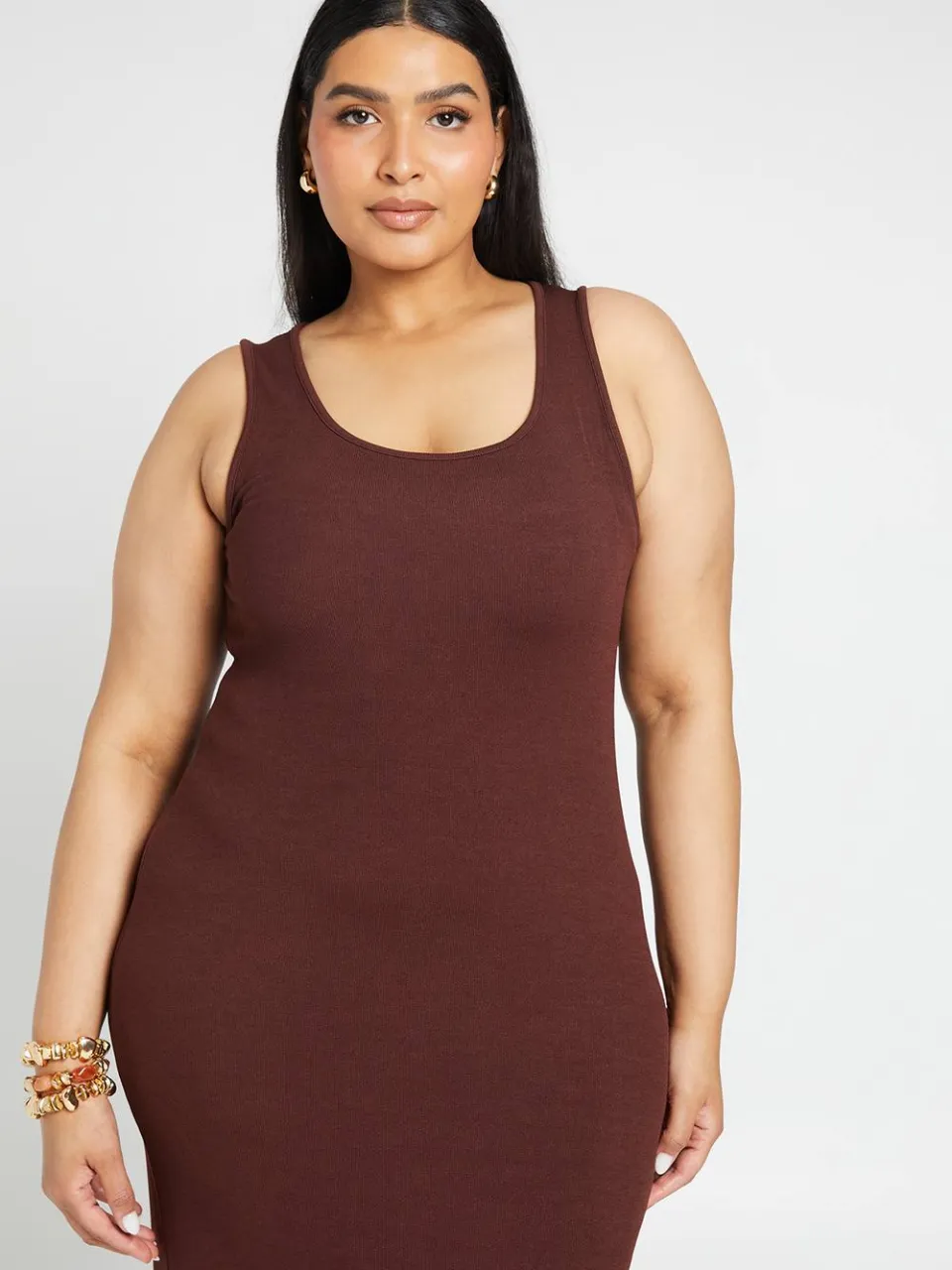 boohoo Dames Plus Geribbelde Maxi Jurk Met Ronde Hals chocoladebruin, foto 3