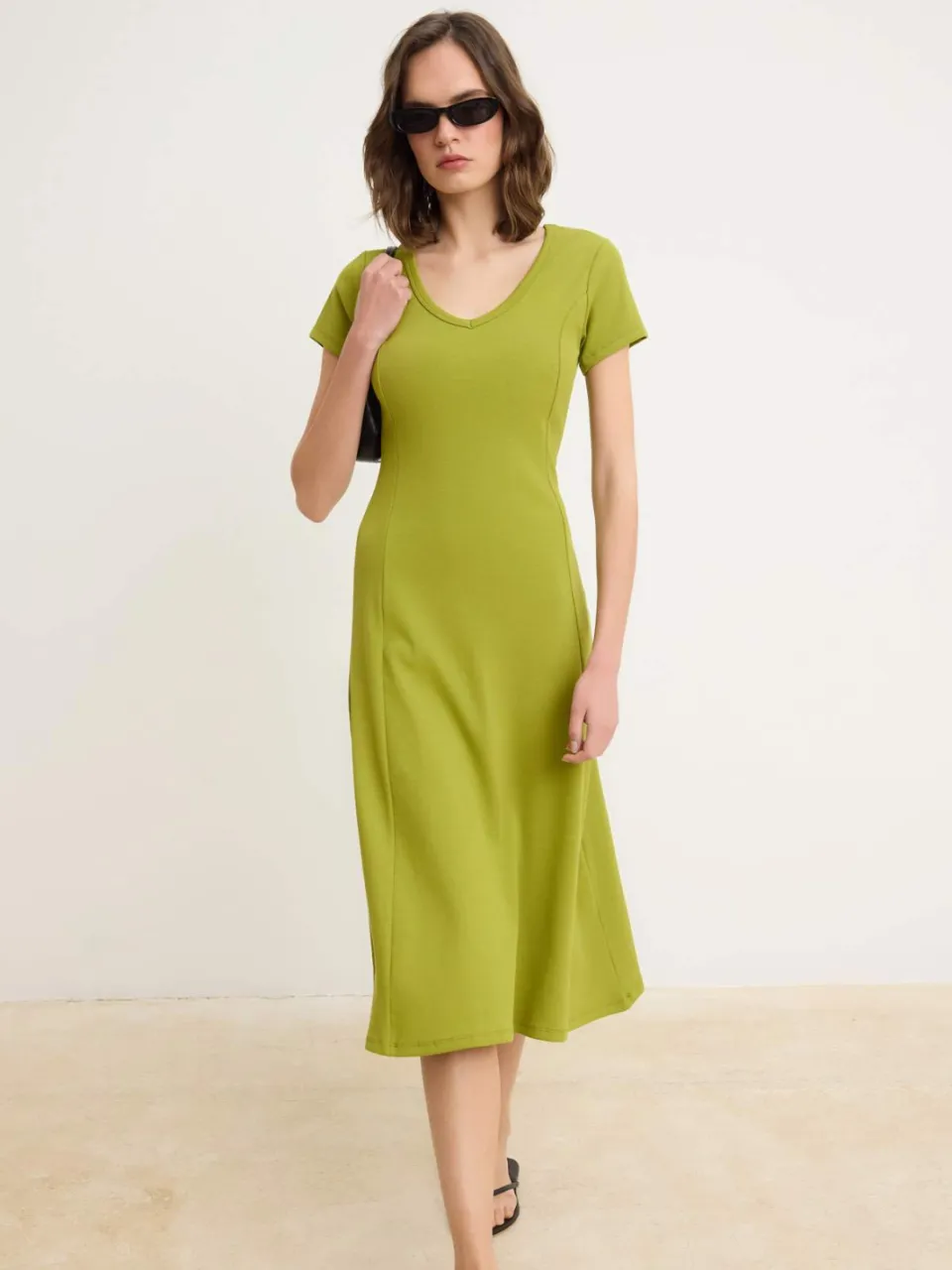 Trendyol TRENDYOLMİLLA Dames Groen Effen Midi Kort A-lijn Jurken