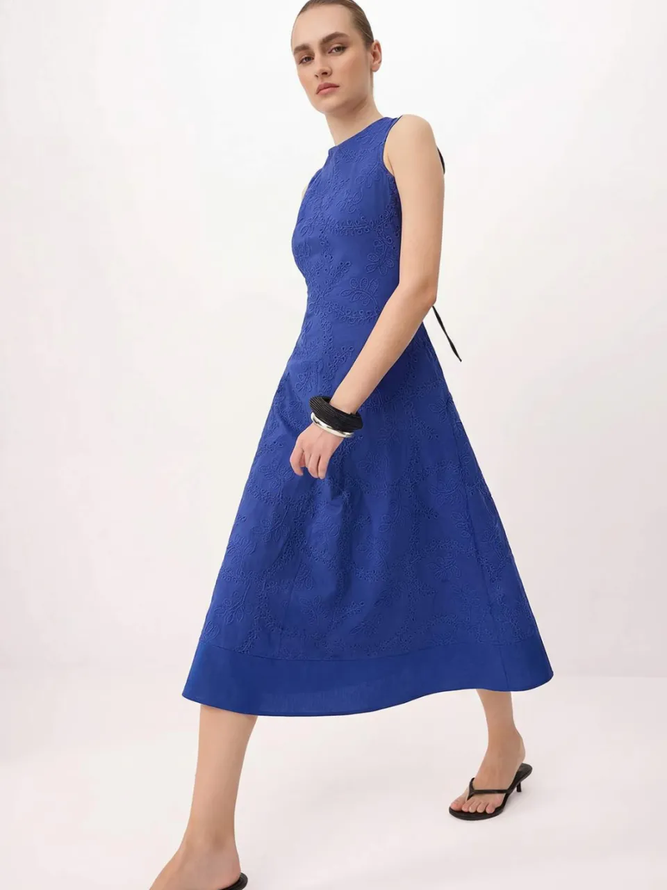 Trendyol TRENDYOLMİLLA Dames Blauw Effen Midi Mouwloos Skater Jurken, foto 2