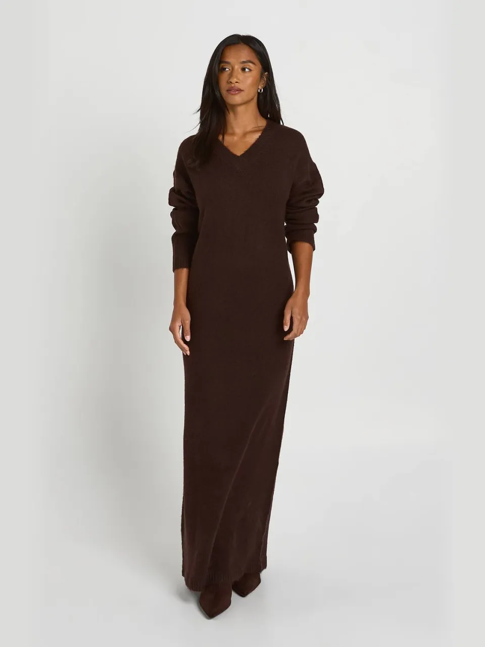 boohoo Dames Petite Gebreide Maxi Jurk Met V-hals En Lange Mouwen chocoladebruin, foto 3