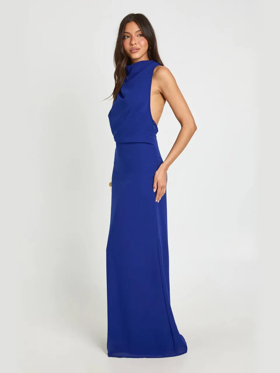 boohoo Dames Chiffon Maxi Jurk Met Hoge Waterval Halslijn En Open Rug kobaltblauw, foto 3