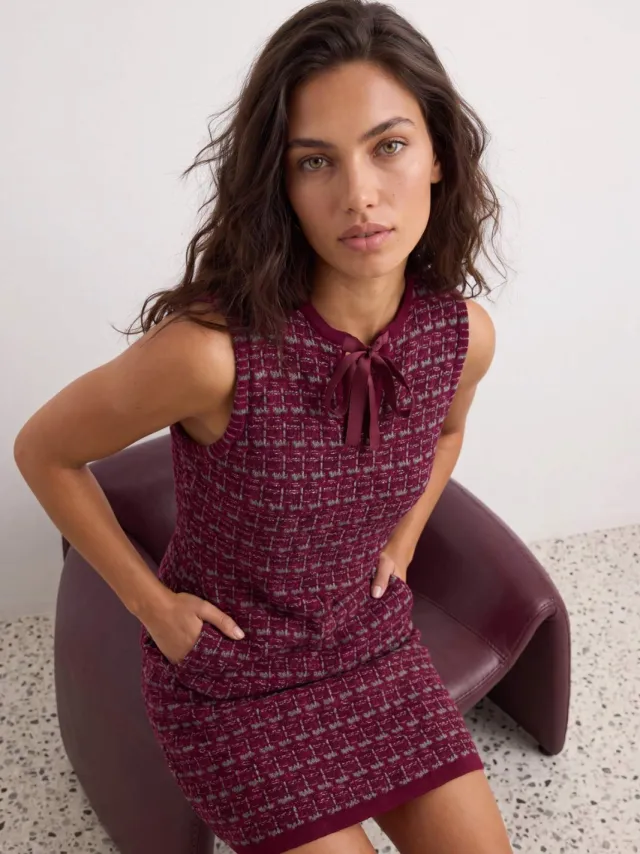 Trendyol TRENDYOLMİLLA Dames Bordeaux Geruit Extra Kort / Super Mini Mouwloos Casual Recht Jurken Bordeauxrood