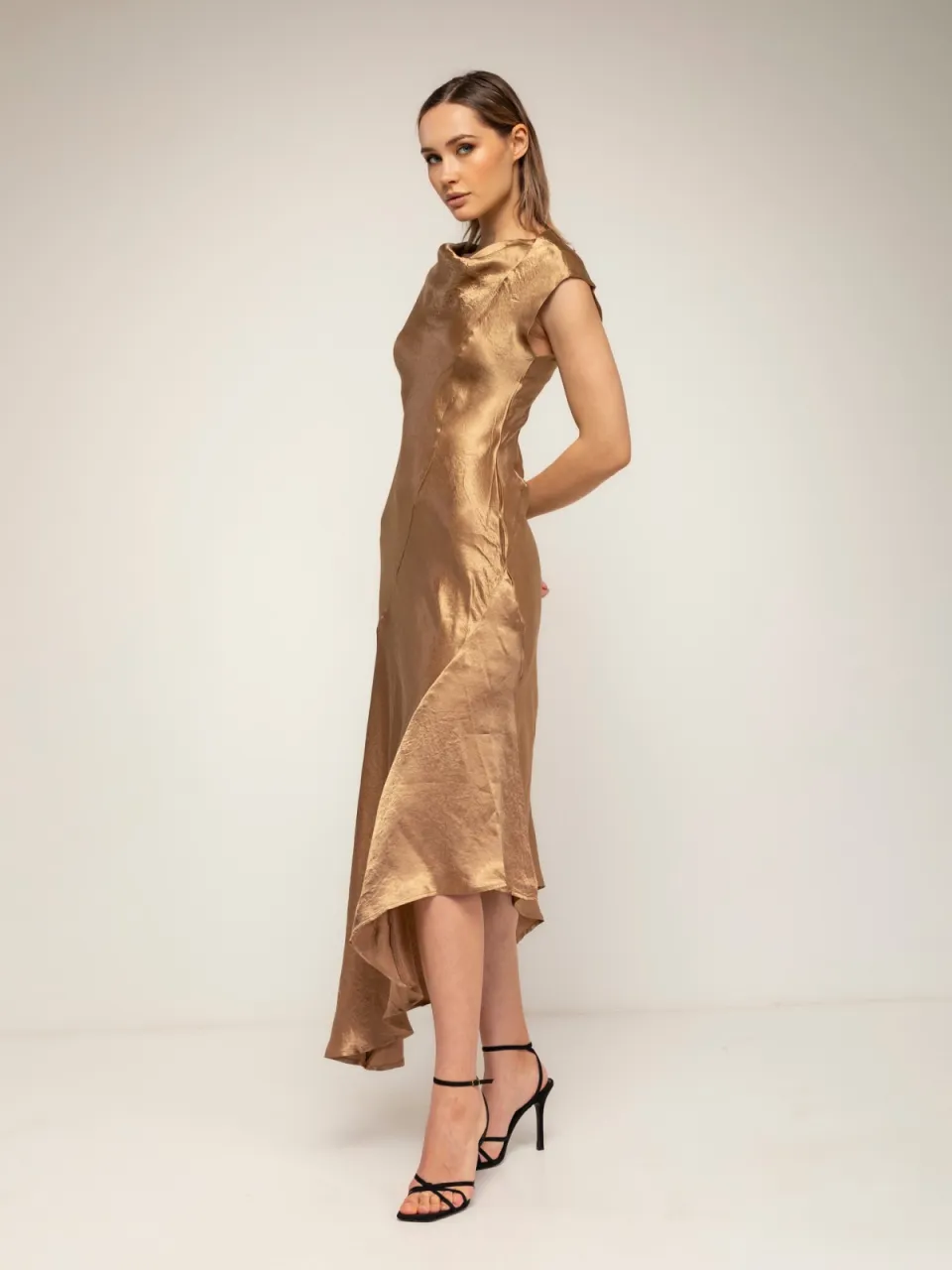 Tantra Midi-jurk met zijdetextuur, boothals en asymmetrische lengte goud, foto 2