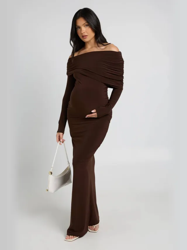 boohoo Dames Zwangerschaps Double Slinky Bardot Maxi Jurk Met Lange Mouwen Chocoladebruin