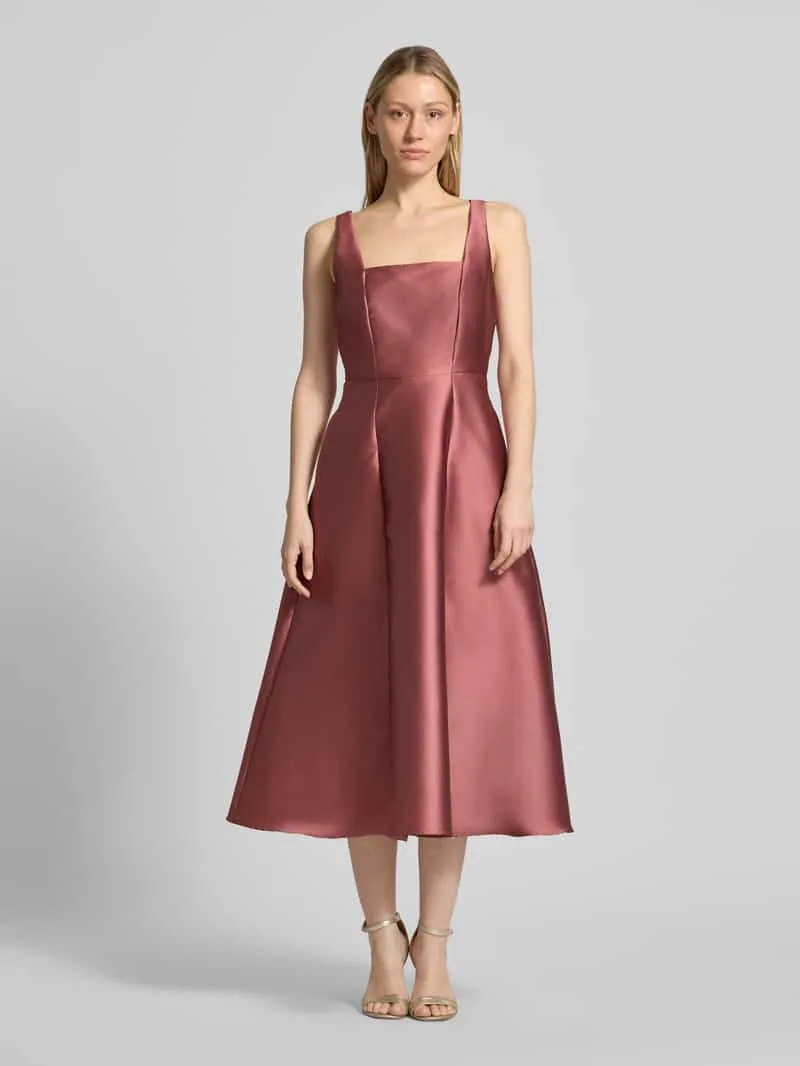 Swing cocktailjurk met vierkante hals terracotta