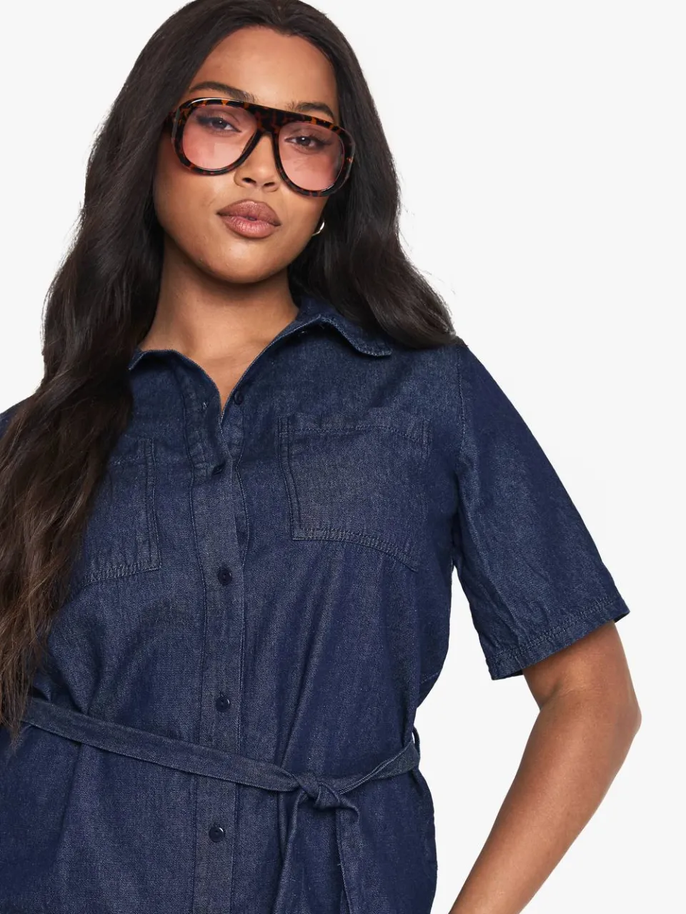boohoo Dames Plus Chambray Denim Jurk met Bindriem, foto 3