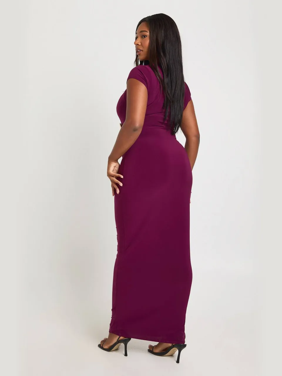 boohoo Dames Plus Gerimpelde Taille Trim Detail Lange Mouw Maxi Jurk bessen, foto 2