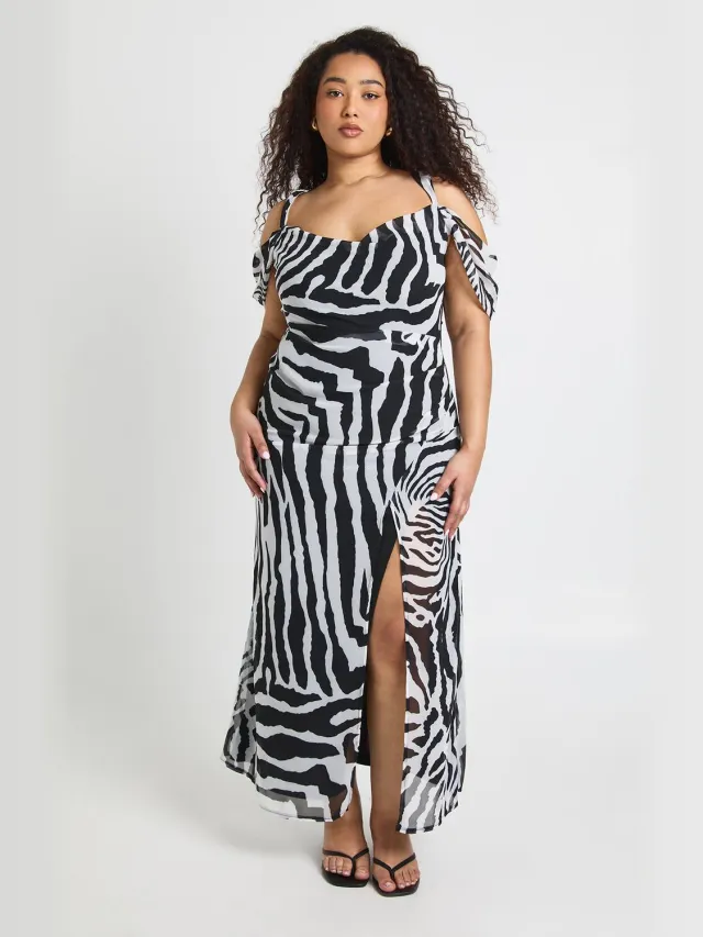 boohoo Dames Plus Zebraprint Chiffon Cold Shoulder Gerimpelde Zijkant Maxi Jurk Zwart