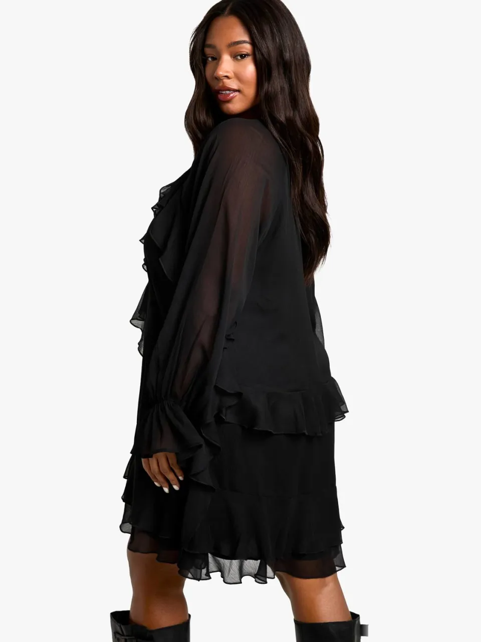 boohoo Dames Plus Chiffon Ruffle Smock Jurk zwart, foto 3