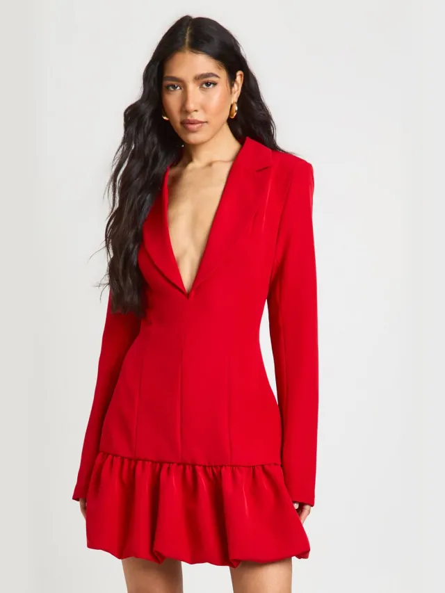 boohoo Dames Tall Blazerjurk met Diepe V-hals en Asymmetrische Zoom Rood
