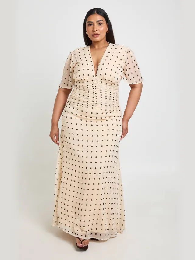 boohoo Dames Plus Polkadot Chiffon Maxi Jurk Met Gerimpelde Taille Ivoor