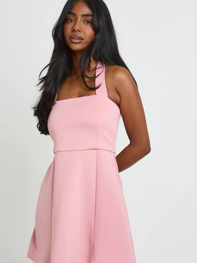 boohoo Dames Skater Jurk Met Vierkante Halternek Pastelroze