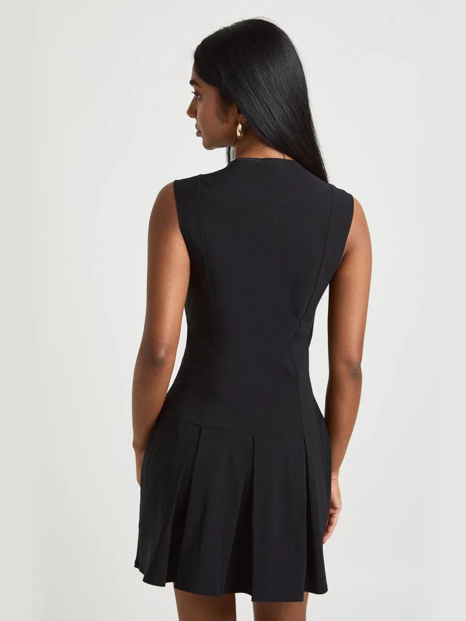 boohoo Dames Bengaline V-hals Skater Rok Getailleerde Jurk zwart, foto 2