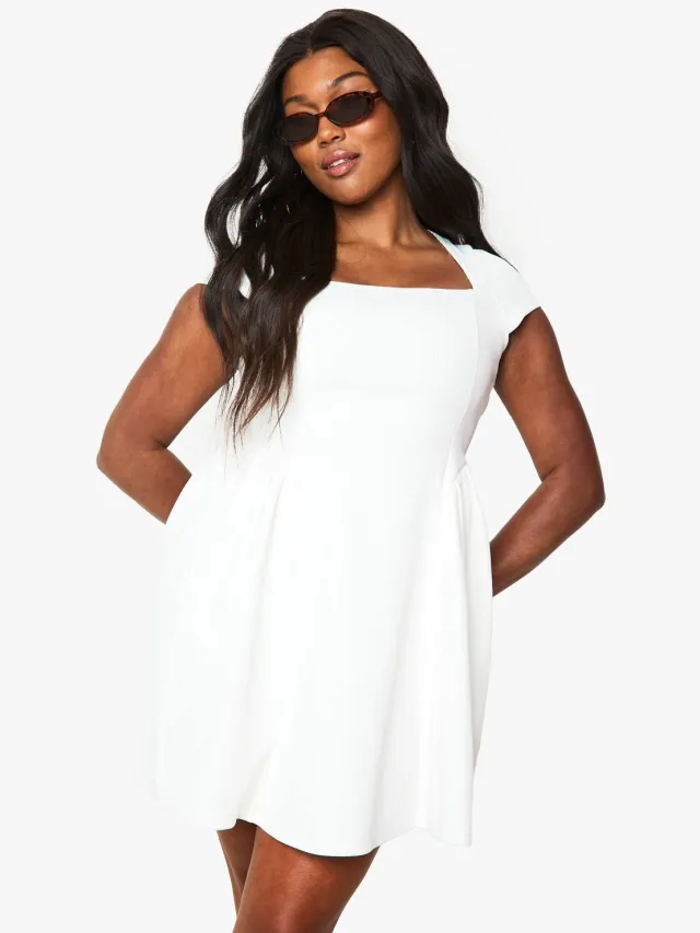 boohoo Dames Plus gestructureerde cap-mouw skaterjurk Wit