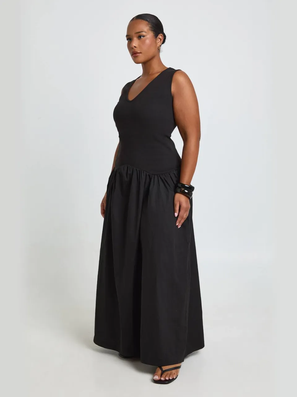 boohoo Dames Plus Ribgebreide Katoenmix Maxi Jurk Met Verlaagde Zoom zwart, foto 2