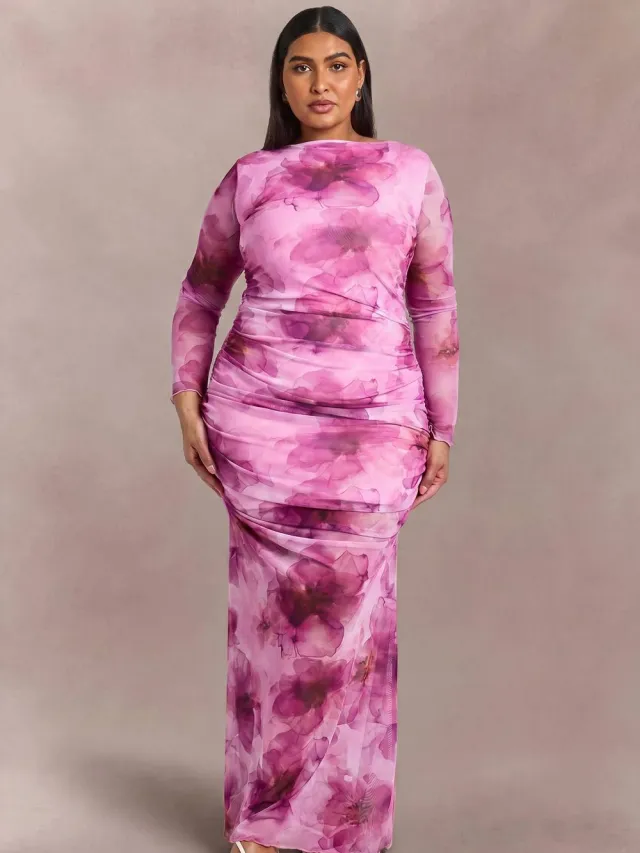 boohoo Dames Plus Gebloemde Mesh Maxi Jurk Met Rimpeldetail Roze