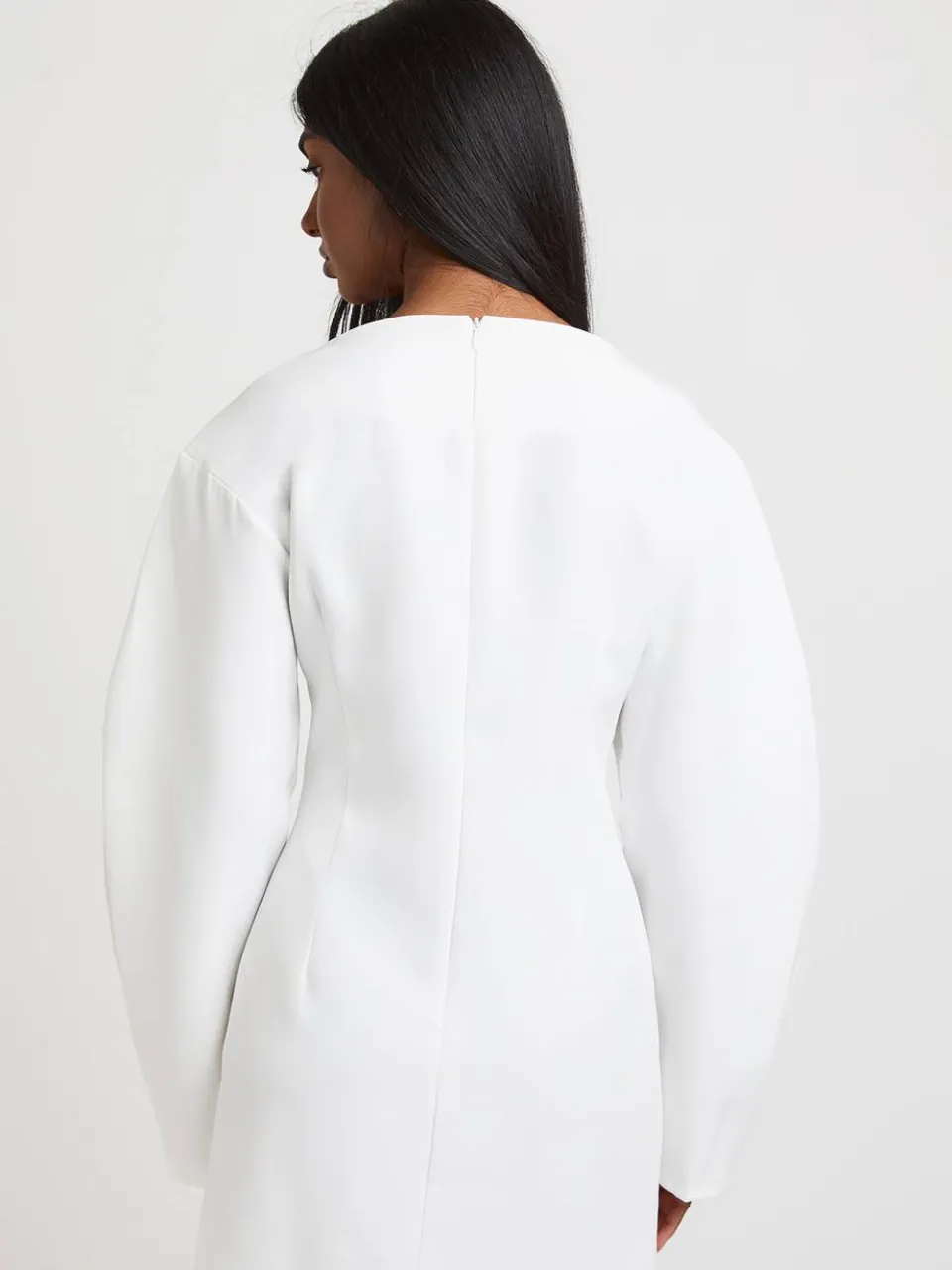 boohoo Dames Shift Jurk Met Slash Hals, Barrel Mouwen En Getailleerde Taille ivoor, foto 3