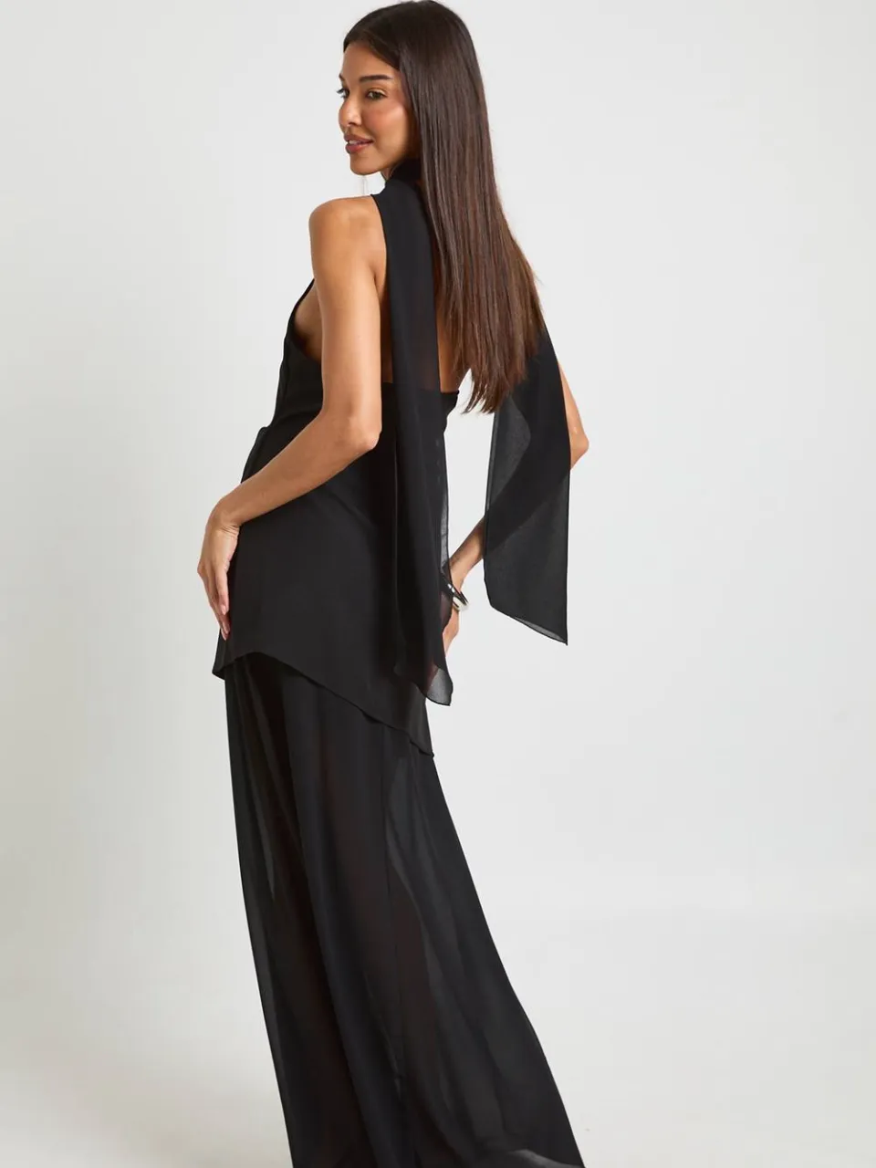boohoo Dames Halter Rugloze Chiffon Maxi Jurk zwart, foto 2
