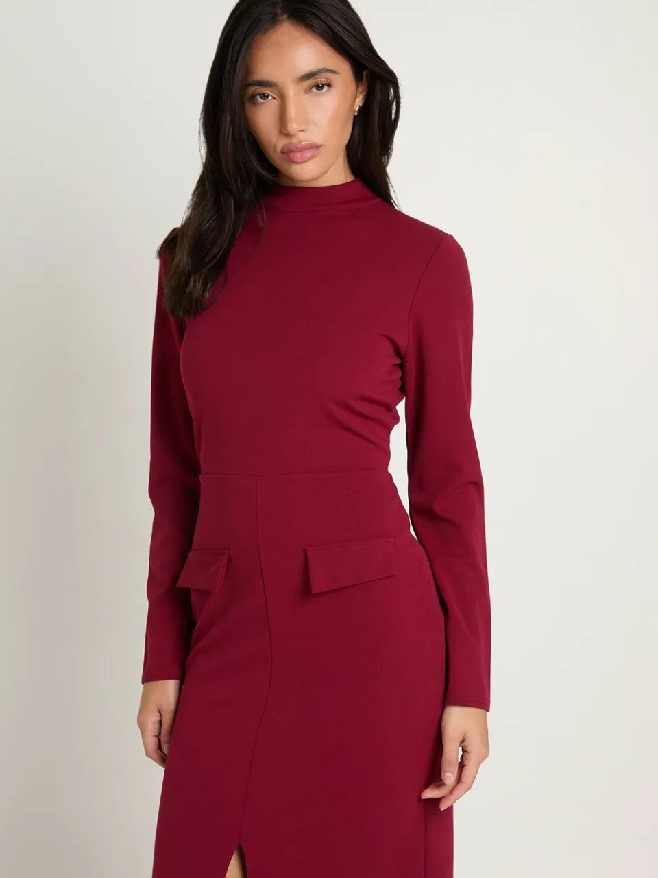 boohoo Dames Crêpe Midi-jurk Met Hoge Hals, Lange Mouwen En Zakdetail bordeaux rood, foto 3