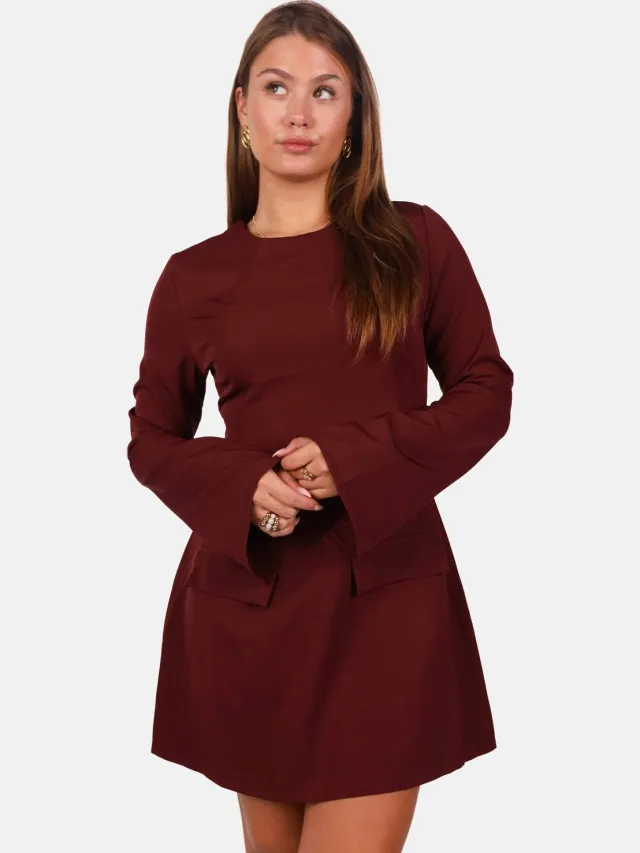 Getdrezzed Getailleerde jurk met lange mouwen bordeaux