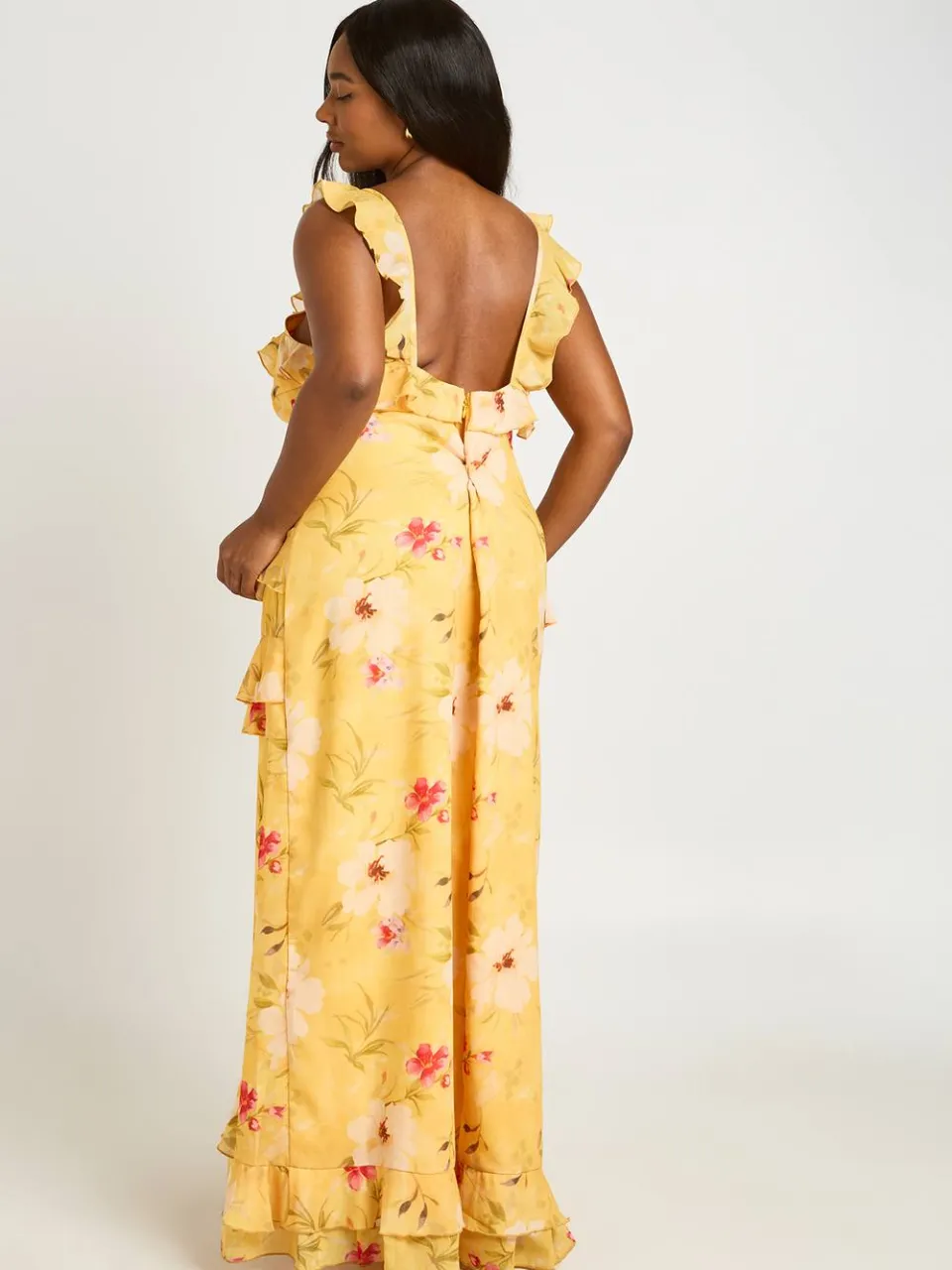 boohoo Dames Plus Bloemen V-hals Chiffon Ruches Maxi Jurk geel, foto 3
