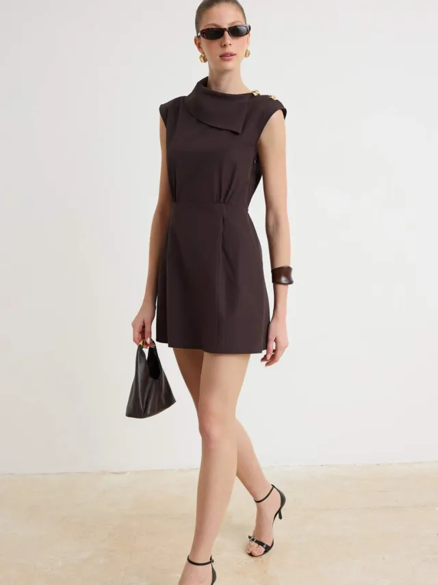 Trendyol TRENDYOLMİLLA Dames Bruin Effen Kort / Mini Mouwloos Bodycon Jurken