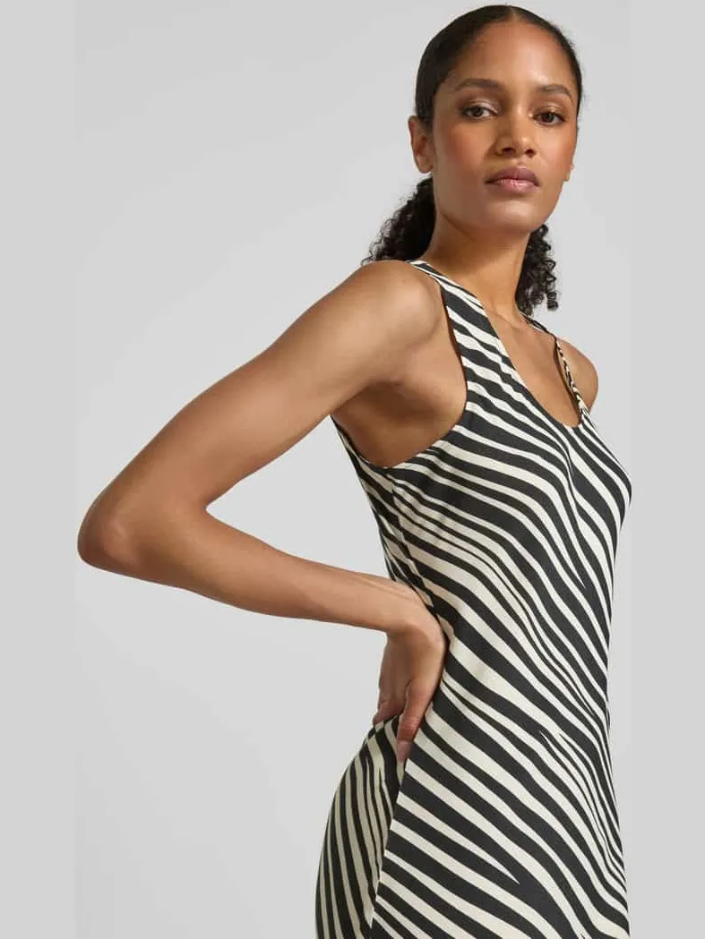someday. Maxi-jurk van viscose, model 'Quenn' zwart, foto 4