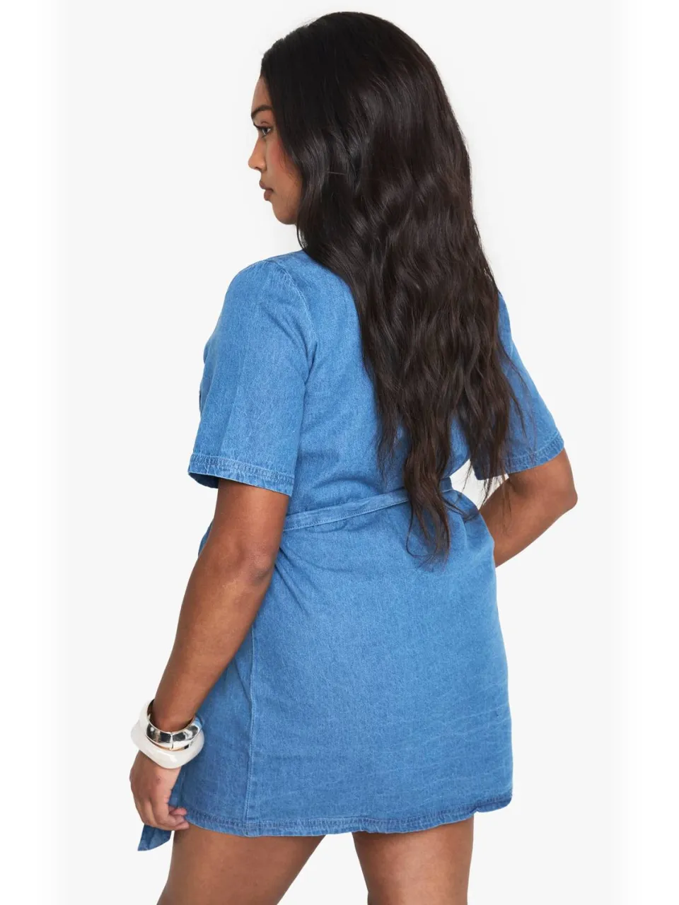 boohoo Dames Plus Chambray Denim Jurk met strikriem, foto 2
