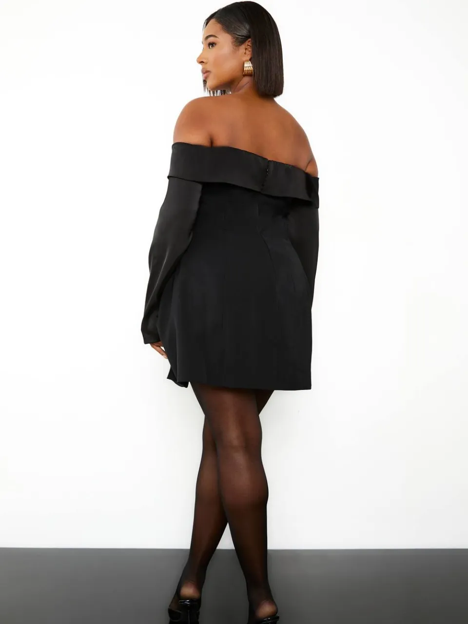 boohoo Dames Plus Gouden Knoop Bardot Skaterjurk, foto 3