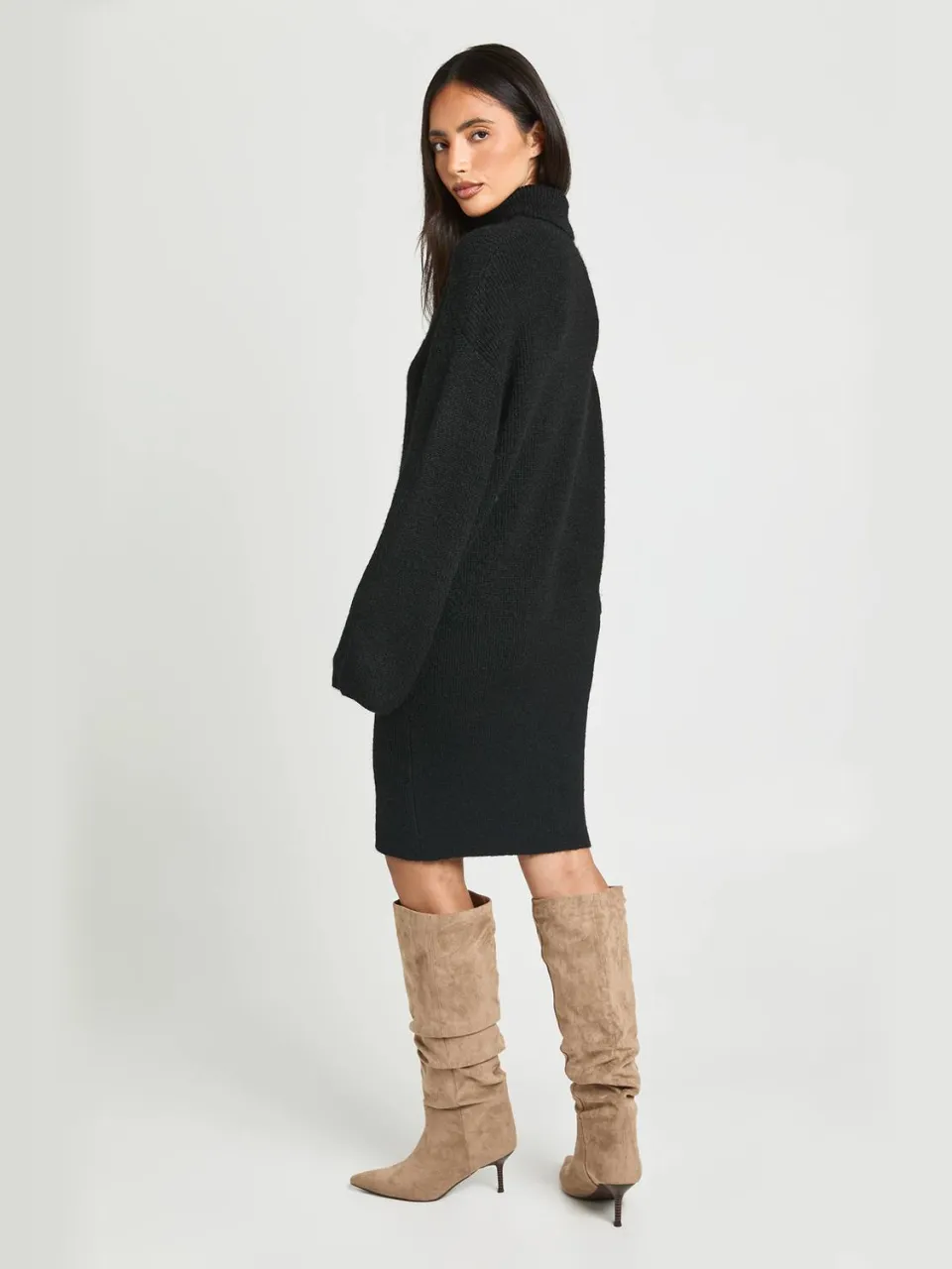 boohoo Dames Mini gebreide jurk met hoge hals en getailleerde zoom zwart, foto 2