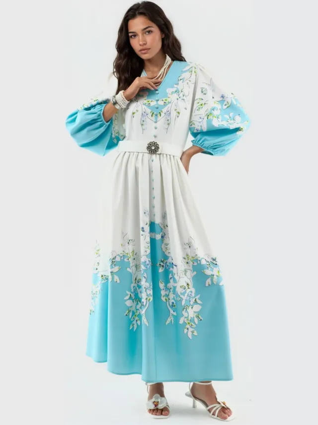 MSN Collection Bloemen Maxi Jurk met V-hals en Knoopdetails Lichtblauw