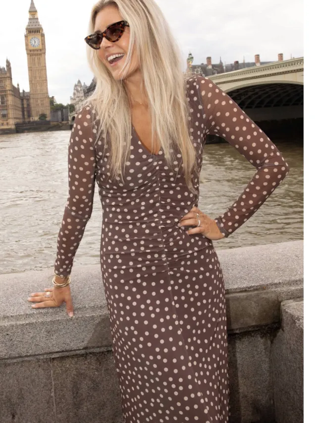 Bolina Island semi-transparante maxi jurk met stippen - bruin